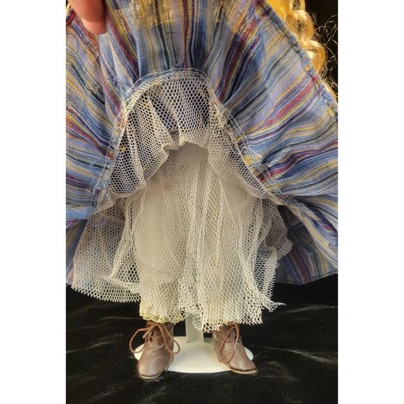 Vintage Debbie by Visconti Porcelain Doll from the Debbie Doll Collection - Picture 11 of 16